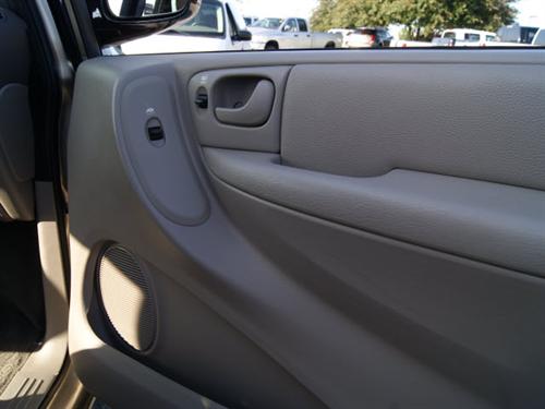 Dodge Grand Caravan 2002 photo 4