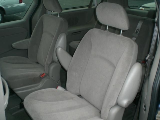 Dodge Grand Caravan 2002 photo 4