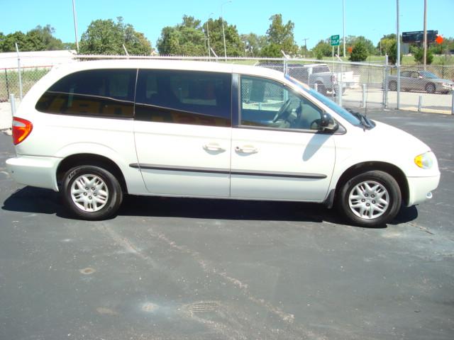 Dodge Grand Caravan 2002 photo 3