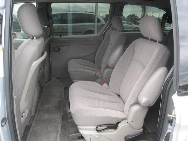 Dodge Grand Caravan 2002 photo 4