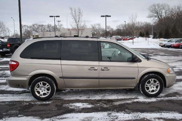 Dodge Grand Caravan 2002 photo 2