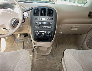 Dodge Grand Caravan 2002 photo 2
