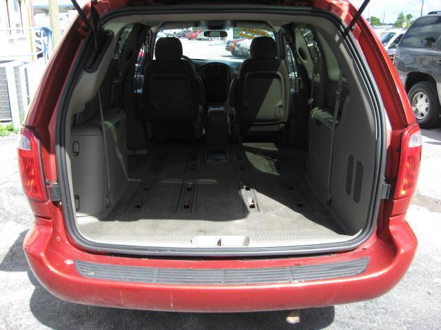 Dodge Grand Caravan 2002 photo 1