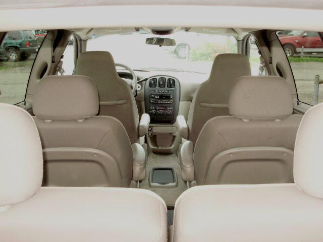 Dodge Grand Caravan 2002 photo 3