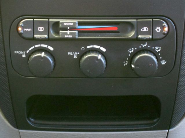 Dodge Grand Caravan 2002 photo 1