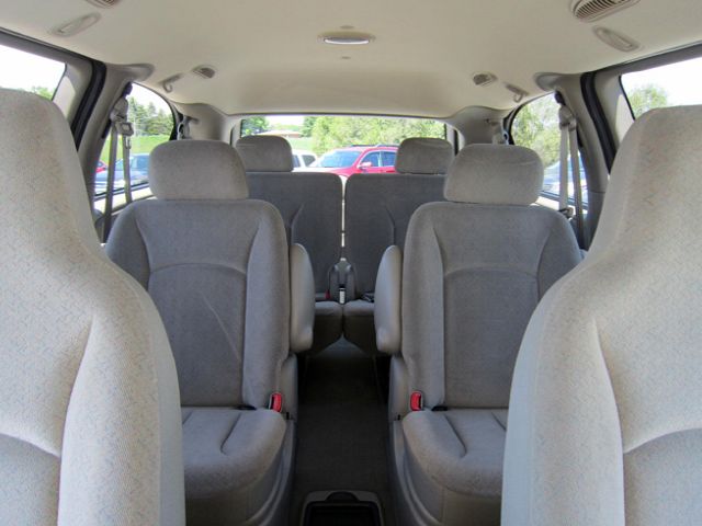 Dodge Grand Caravan 2002 photo 11