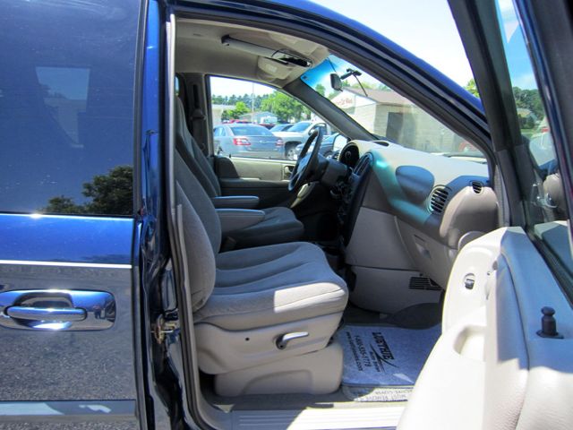 Dodge Grand Caravan 2002 photo 19
