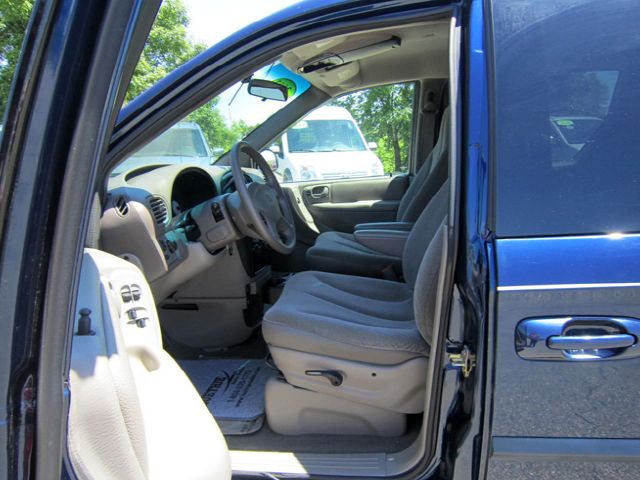 Dodge Grand Caravan 2002 photo 2