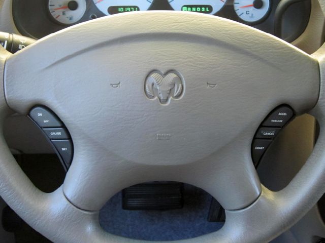 Dodge Grand Caravan 2002 photo 25