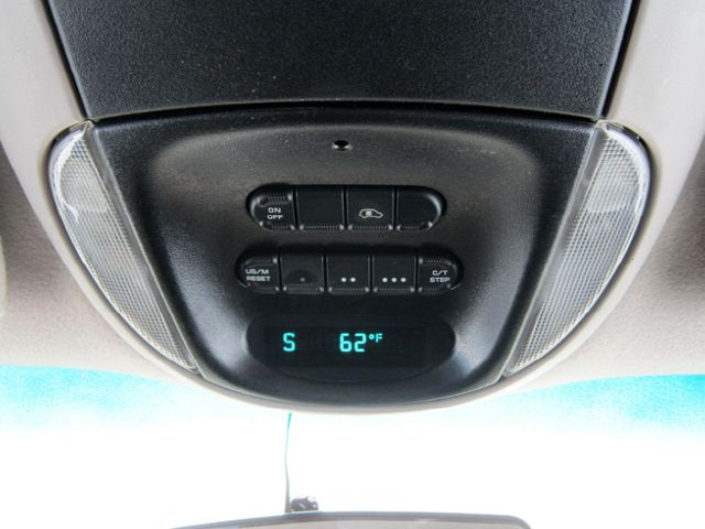 Dodge Grand Caravan 2002 photo 28