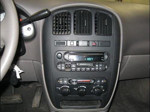 Dodge Grand Caravan 2002 photo 3