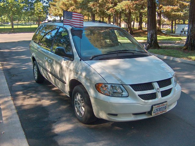Dodge Grand Caravan 2002 photo 2