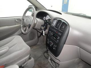Dodge Grand Caravan 2002 photo 3