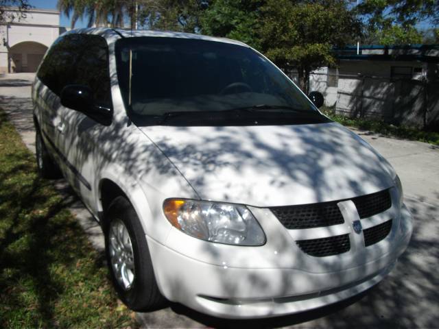 Dodge Grand Caravan 2002 photo 1