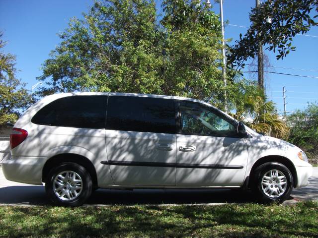 Dodge Grand Caravan 2002 photo 3