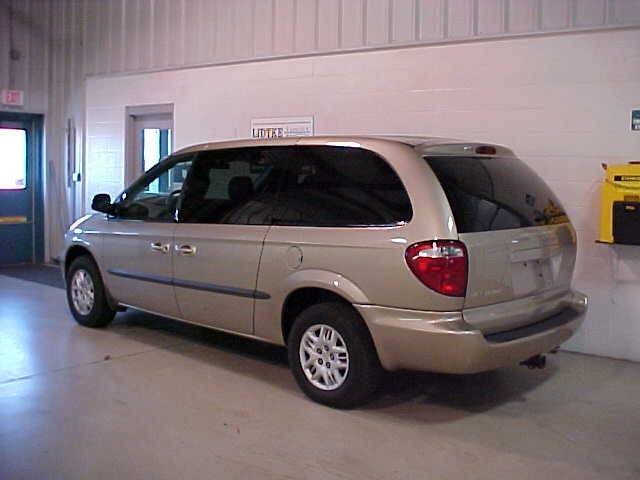Dodge Grand Caravan 2002 photo 3