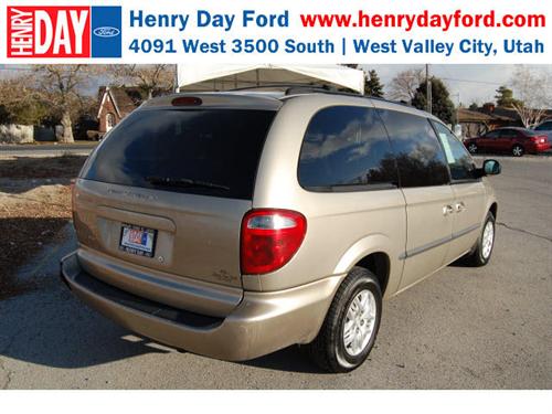 Dodge Grand Caravan 2002 photo 1