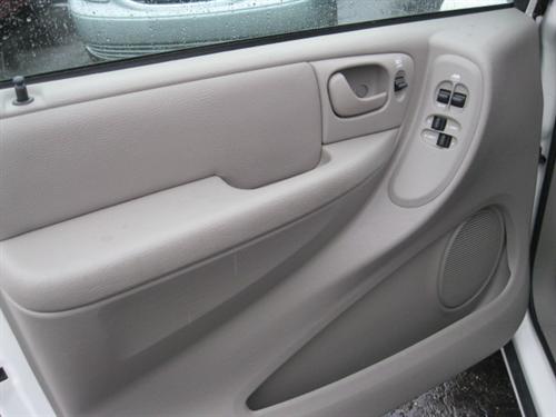 Dodge Grand Caravan 2002 photo 3