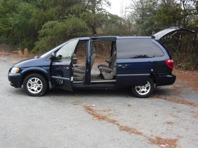 Dodge Grand Caravan 2002 photo 1