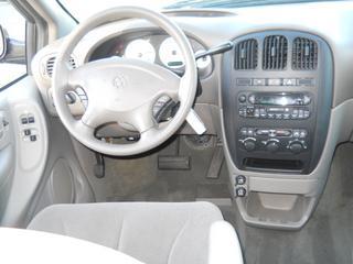 Dodge Grand Caravan 2002 photo 1
