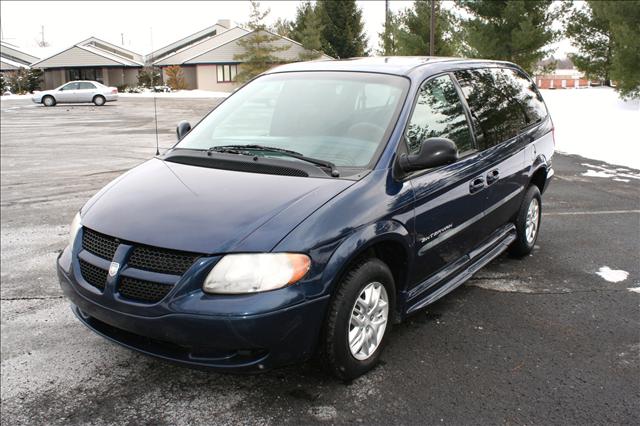 Dodge Grand Caravan 2002 photo 1