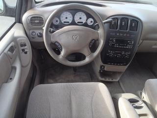 Dodge Grand Caravan 2002 photo 3