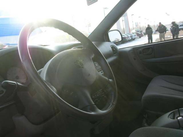 Dodge Grand Caravan 2002 photo 2