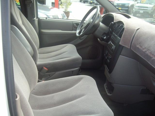 Dodge Grand Caravan 2002 photo 3
