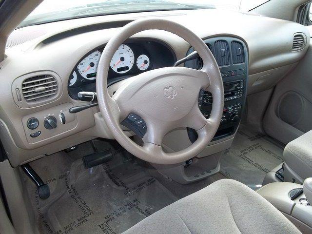 Dodge Grand Caravan 2002 photo 1