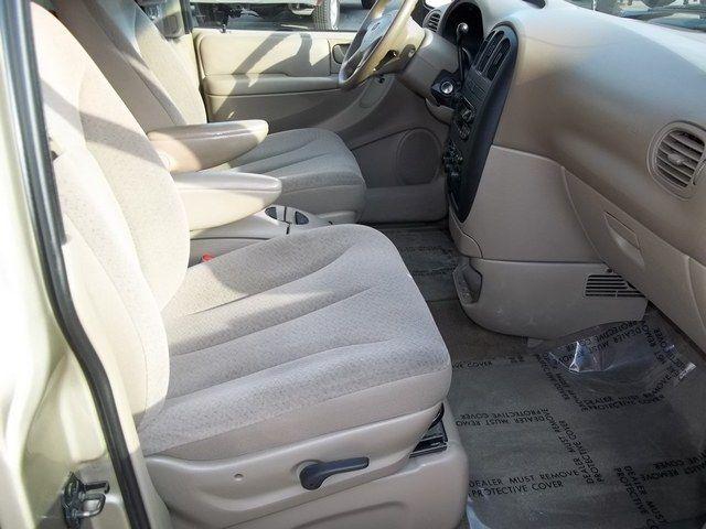 Dodge Grand Caravan 2002 photo 3