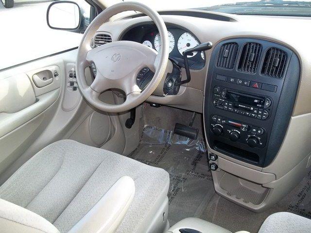 Dodge Grand Caravan 2002 photo 4