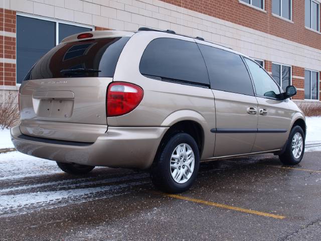 Dodge Grand Caravan 2002 photo 2