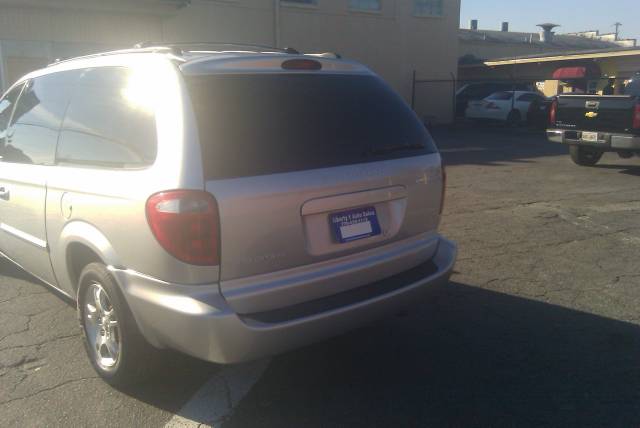 Dodge Grand Caravan 2002 photo 3