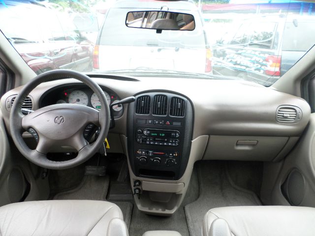 Dodge Grand Caravan 2002 photo 2