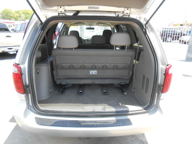 Dodge Grand Caravan 2003 photo 9