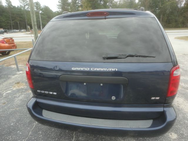 Dodge Grand Caravan 2003 photo 2