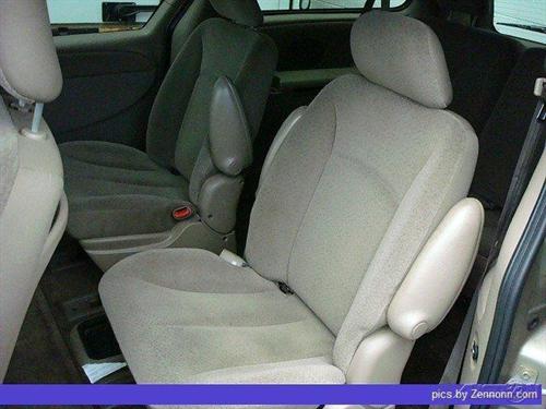 Dodge Grand Caravan 2003 photo 3