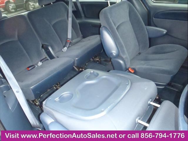Dodge Grand Caravan 2003 photo 3