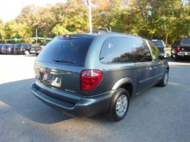Dodge Grand Caravan 2003 photo 4