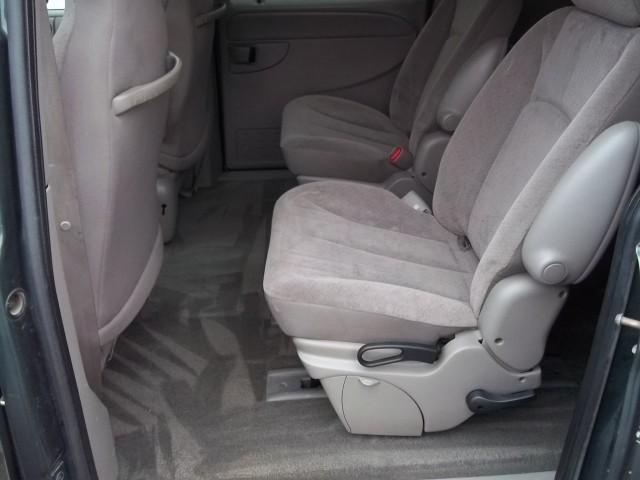 Dodge Grand Caravan 2003 photo 3