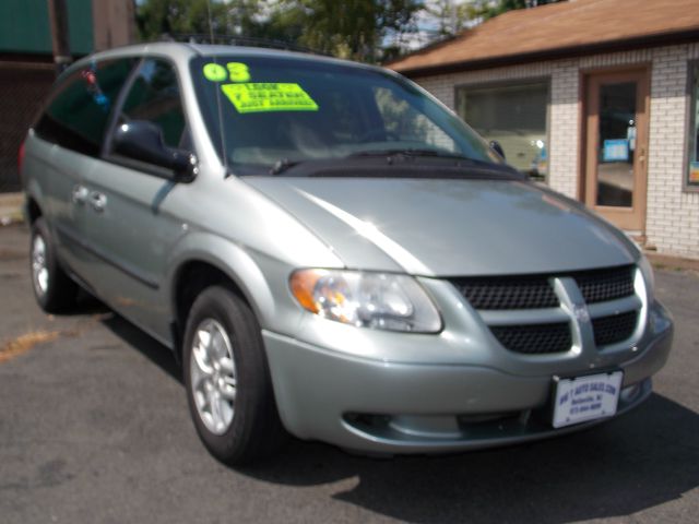 Dodge Grand Caravan 2003 photo 2