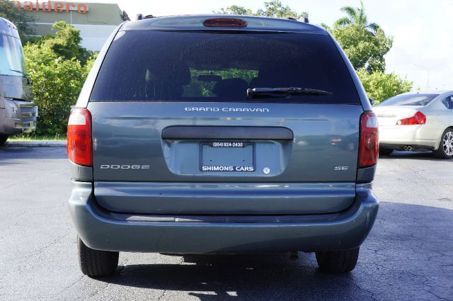Dodge Grand Caravan 2003 photo 2