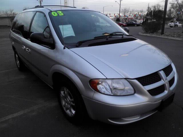 Dodge Grand Caravan 2003 photo 2