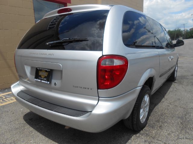 Dodge Grand Caravan 2003 photo 1