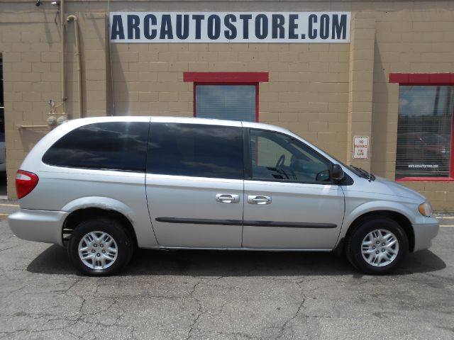 Dodge Grand Caravan 2003 photo 2