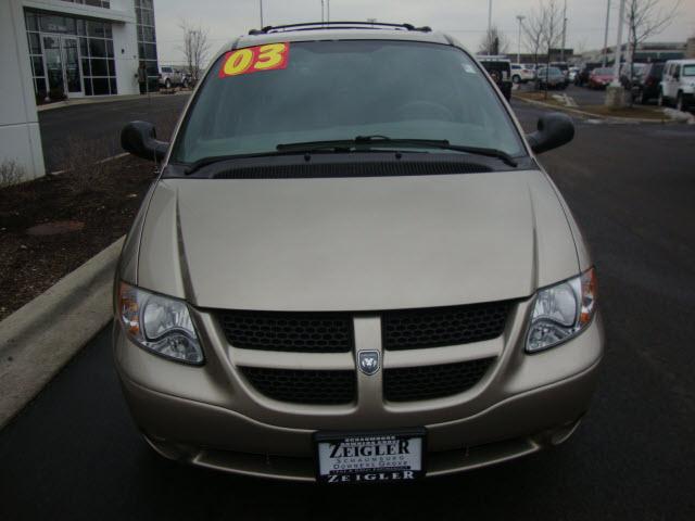 Dodge Grand Caravan 2003 photo 1