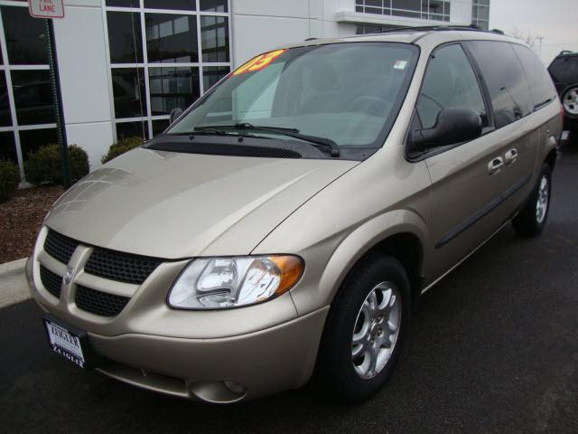 Dodge Grand Caravan 2003 photo 2