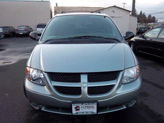 Dodge Grand Caravan 2003 photo 1
