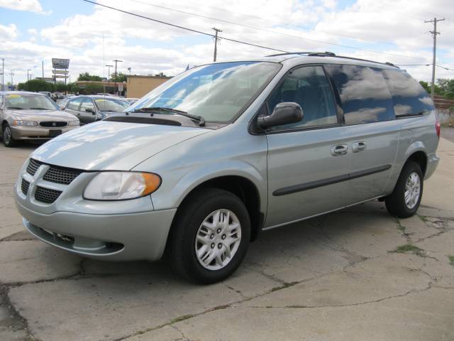 Dodge Grand Caravan 2003 photo 2