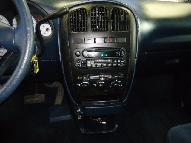 Dodge Grand Caravan 2003 photo 3